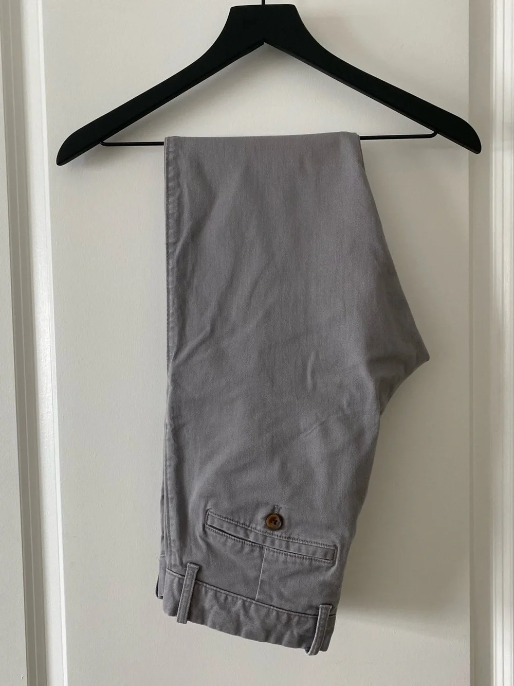 J Crew men’s light grey flex slim chinos Sz 29